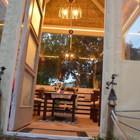 Gölgenin Bahçesi